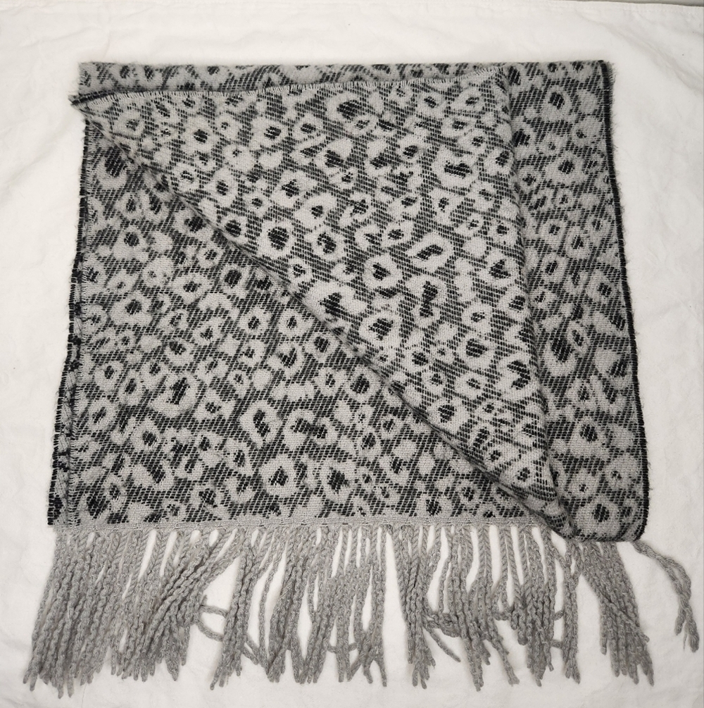 Reversible Leopard Knit Scarf - Picture 5 of 7